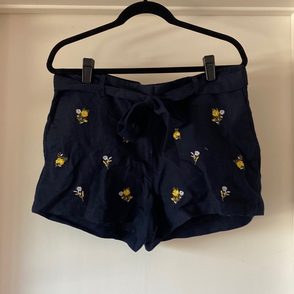Navy blue floral linen shorts